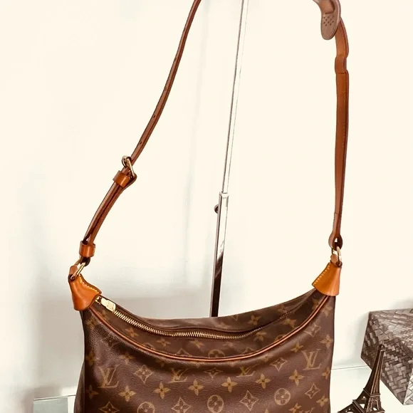 Authentic Louis Vuitton Monogram Bolougne 30 - Picture 2 of 16